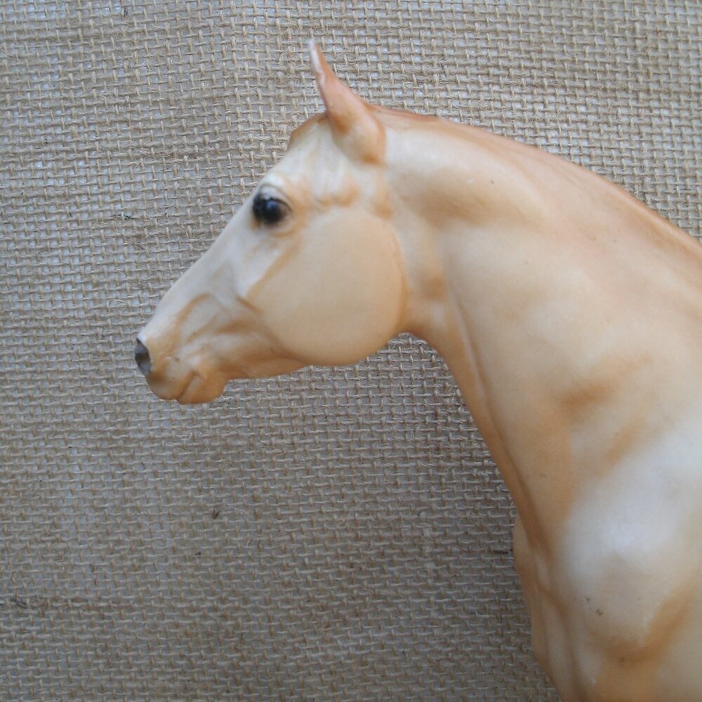 Vintage Breyer Quarter Horse Stallion Apricot Dun Model 705 - Picture 10 of 16